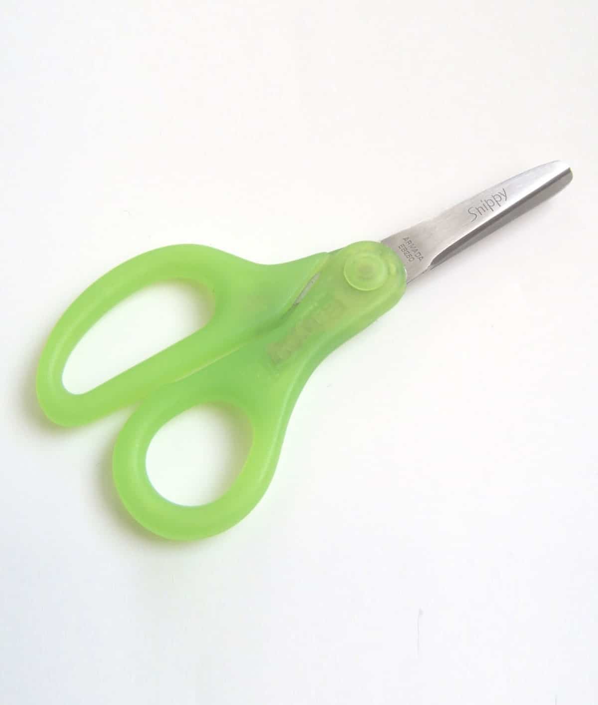 Snippy® Easy Grip 5″ Blunt Tip Scissors
